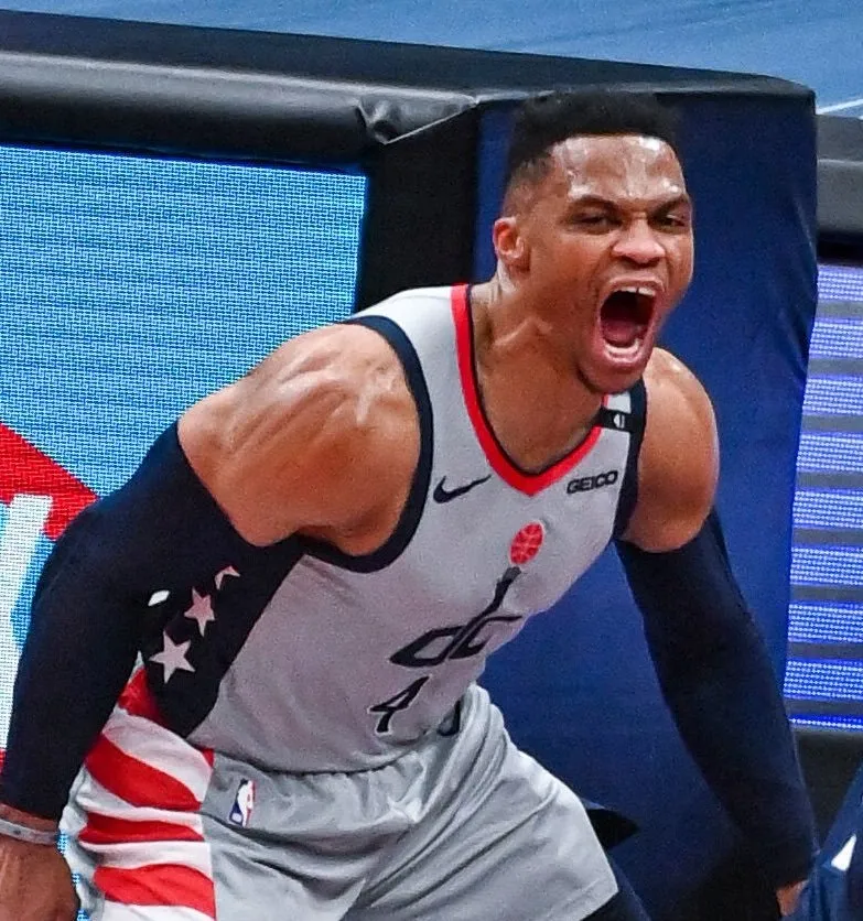 包含太阳惊险险胜黄蜂实现四连胜的词条