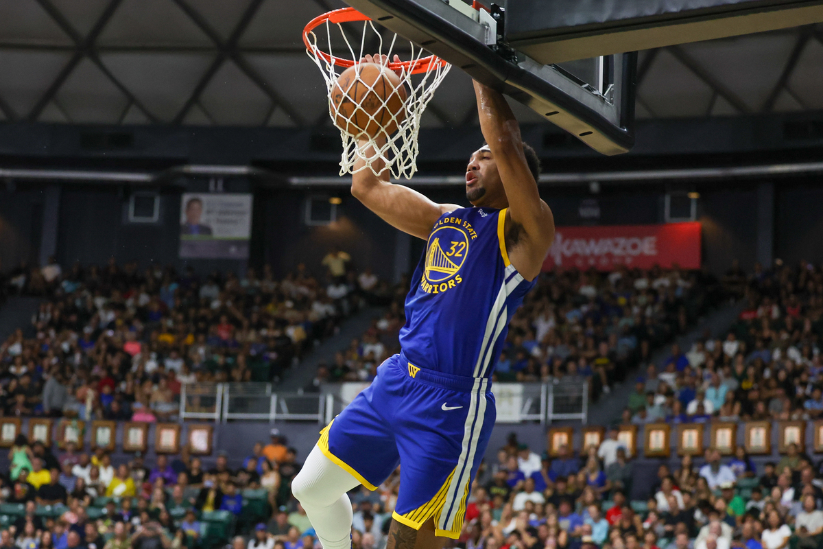 开云体育app-青岛队轻取勇士，保罗点燃赛场