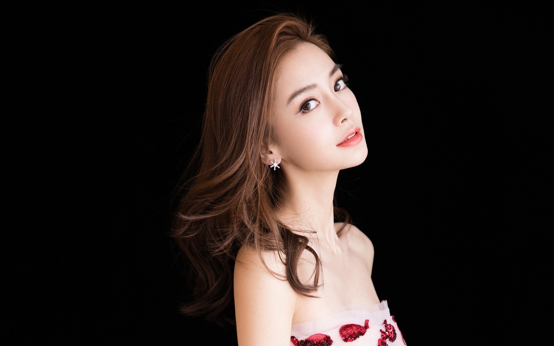 沙特压制爱尔兰，巴斯托尼关键先生助球队取胜