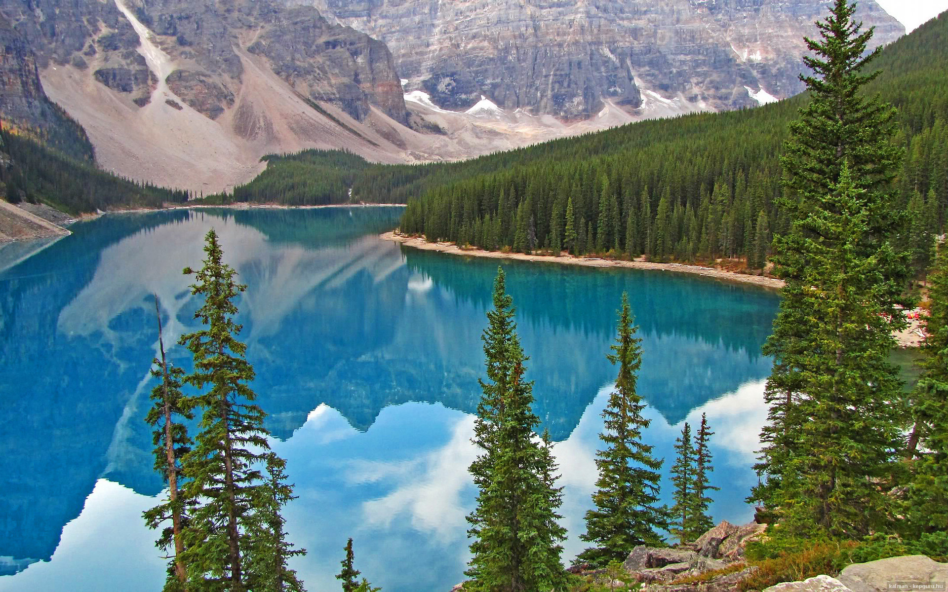 哈兰德爆发之夜，瑞士决胜局带走南非，体育的两种叙事如何共同诠释人类抗争