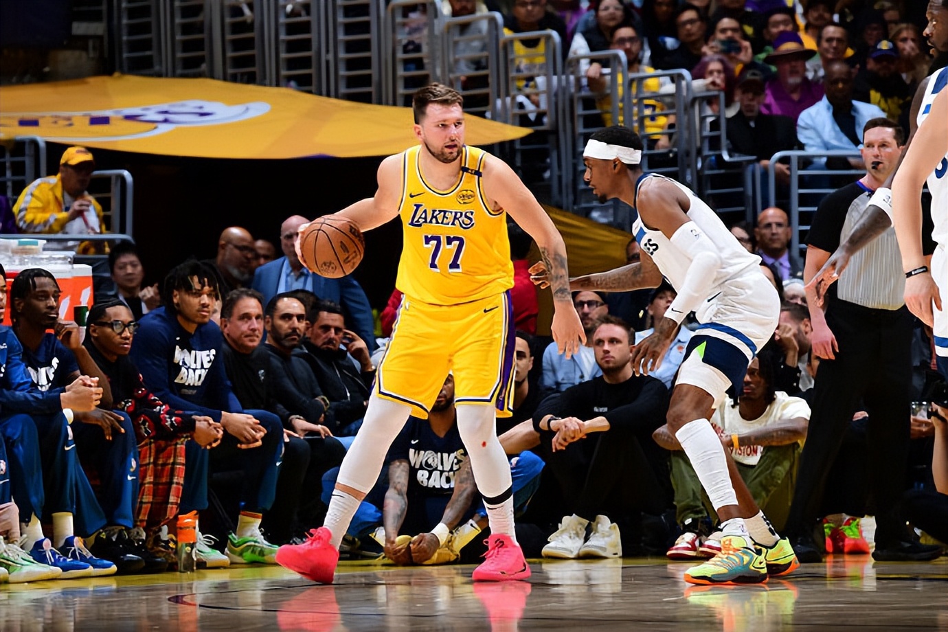 开云官网-东契奇扛起全队，山西队强行终结活塞